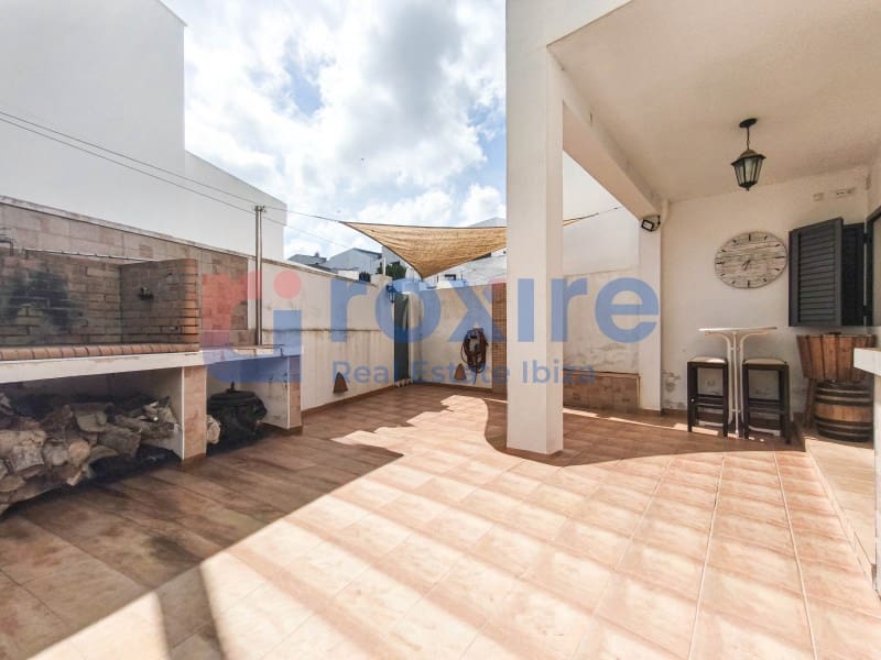 3 bedroom Townhouse for sale in Cala d'en Bou with pool garage - € 620,000 (Ref: 9774348)