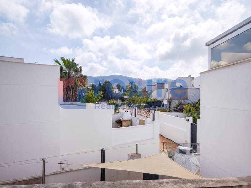 3 bedroom Townhouse for sale in Cala d'en Bou with pool garage - € 620,000 (Ref: 9774348)