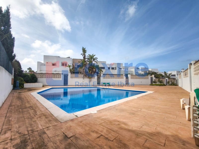 3 bedroom Townhouse for sale in Cala d'en Bou with pool garage - € 620,000 (Ref: 9774348)