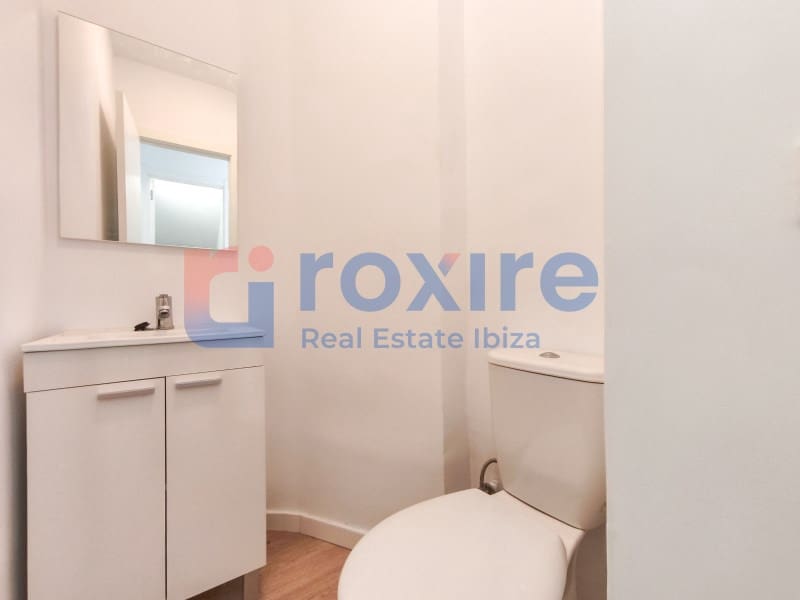 3 bedroom Apartment for sale in Playa d'en Bossa with garage - € 598,000 (Ref: 9774349)