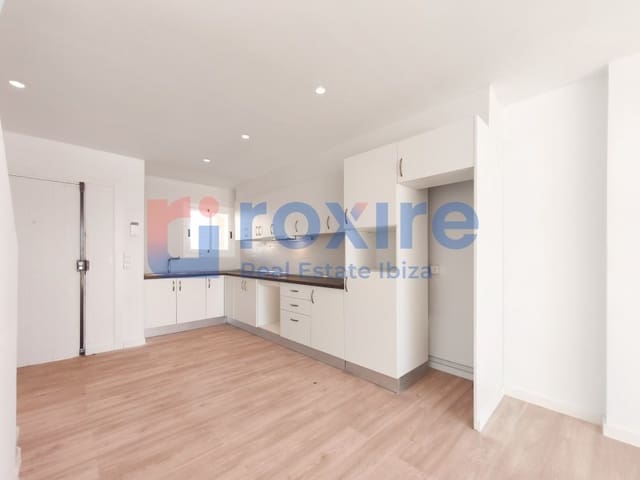 3 bedroom Apartment for sale in Playa d'en Bossa, San Jose / Sant Josep de Sa Talaia with garage - € 598,000 (Ref: 9774349)