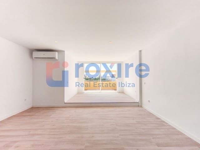 3 bedroom Apartment for sale in Playa d'en Bossa, San Jose / Sant Josep de Sa Talaia with garage - € 598,000 (Ref: 9774349)