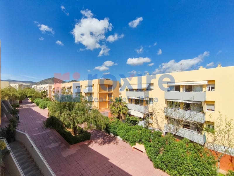 3 bedroom Apartment for sale in Playa d'en Bossa with garage - € 598,000 (Ref: 9774349)