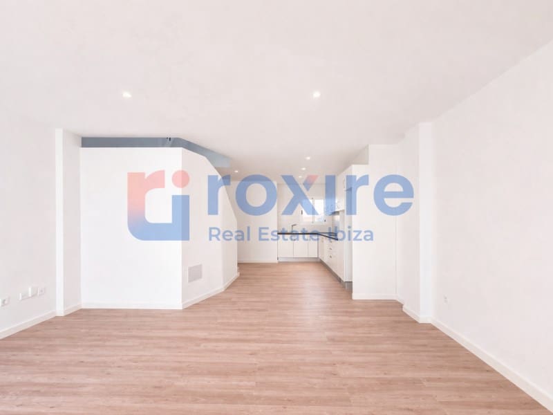 3 bedroom Apartment for sale in Playa d'en Bossa with garage - € 598,000 (Ref: 9774349)