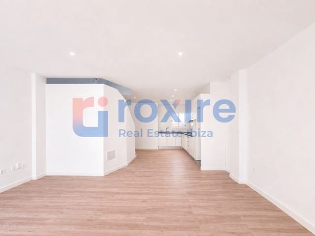 3 bedroom Apartment for sale in Playa d'en Bossa, San Jose / Sant Josep de Sa Talaia with garage - € 598,000 (Ref: 9774349)