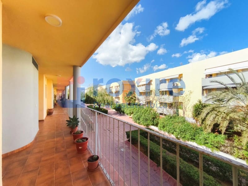 3 bedroom Apartment for sale in Playa d'en Bossa with garage - € 598,000 (Ref: 9774349)