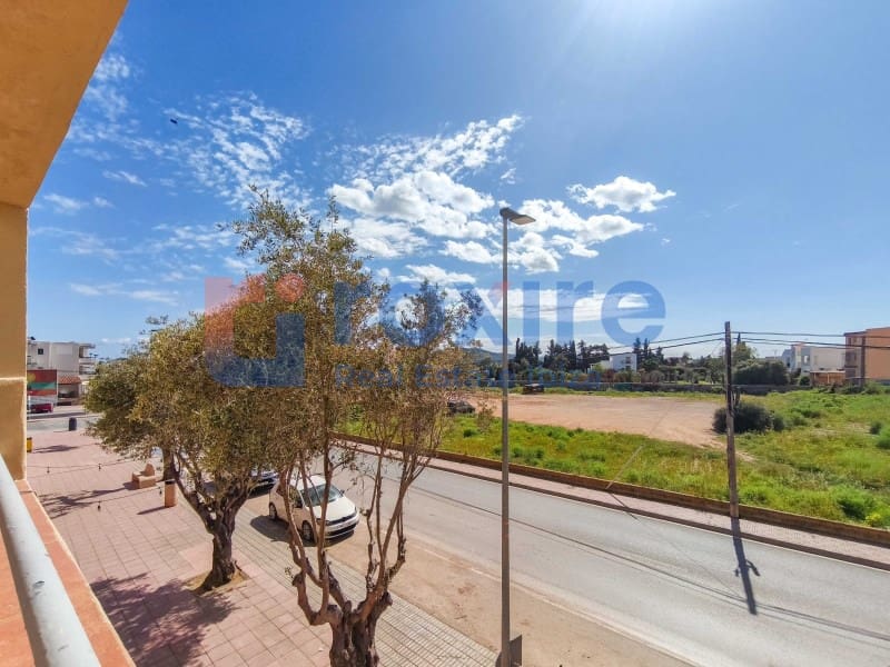 3 bedroom Apartment for sale in Playa d'en Bossa with garage - € 598,000 (Ref: 9774349)