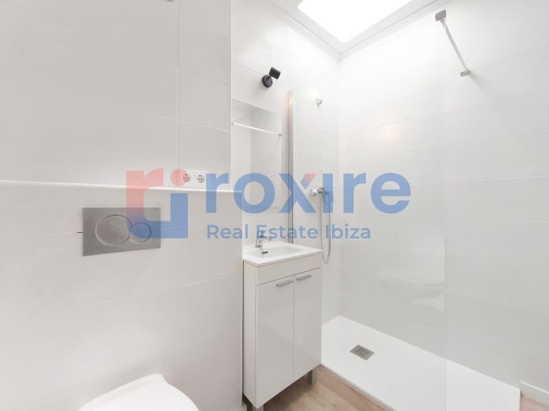 3 bedroom Apartment for sale in Playa d'en Bossa with garage - € 598,000 (Ref: 9774349)