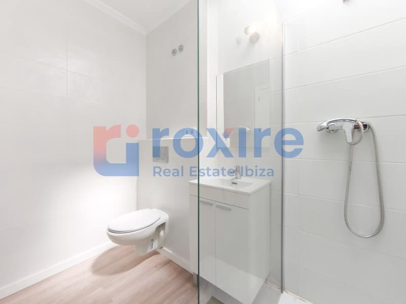 3 bedroom Apartment for sale in Playa d'en Bossa with garage - € 598,000 (Ref: 9774349)