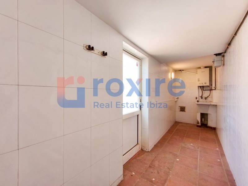 3 bedroom Apartment for sale in Playa d'en Bossa with garage - € 598,000 (Ref: 9774349)