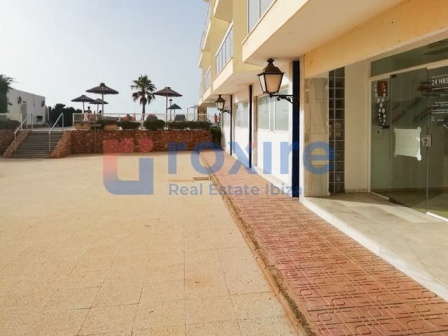 Commercieel te koop in Cala d'en Bou, San Jose / Sant Josep de Sa Talaia - € 800.000 (Ref: 9774352)