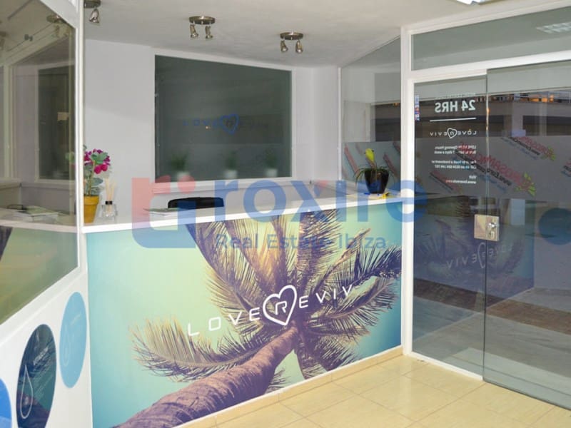 Commercieel te koop in Cala d'en Bou - € 800.000 (Ref: 9774352)