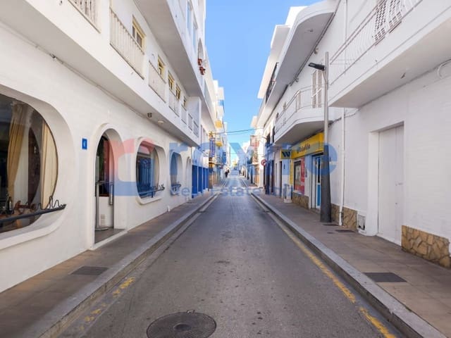 Kaupallinen myytävänä paikassa Sant Antoni de Portmany - 398 000 € (Ref: 9774354)