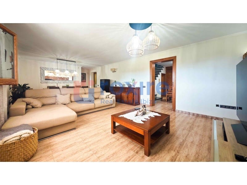 3 bedroom Villa for rent in Sant Antoni de Portmany with garage - € 5,500 (Ref: 9774355)