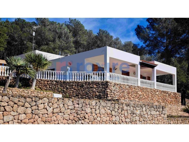 3 bedroom Villa for rent in Sant Antoni de Portmany with garage - € 5,500 (Ref: 9774355)