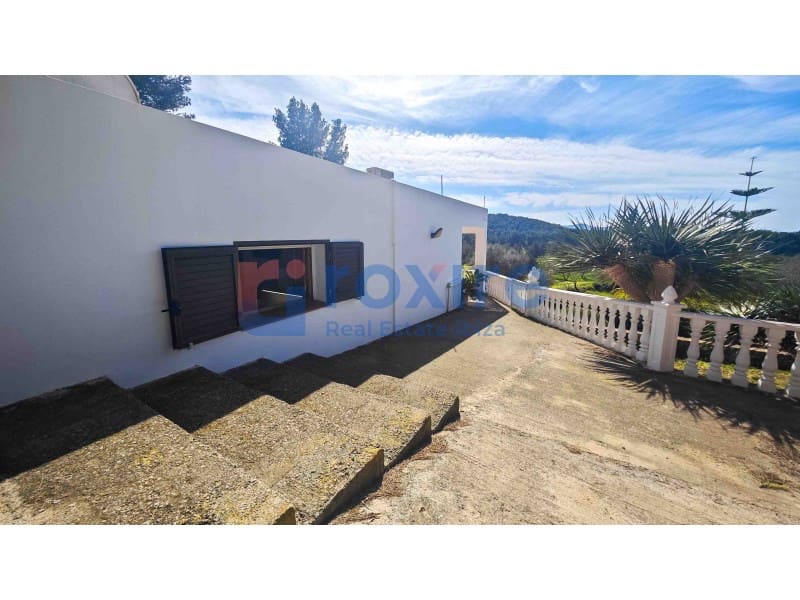 3 bedroom Villa for rent in Sant Antoni de Portmany with garage - € 5,500 (Ref: 9774355)