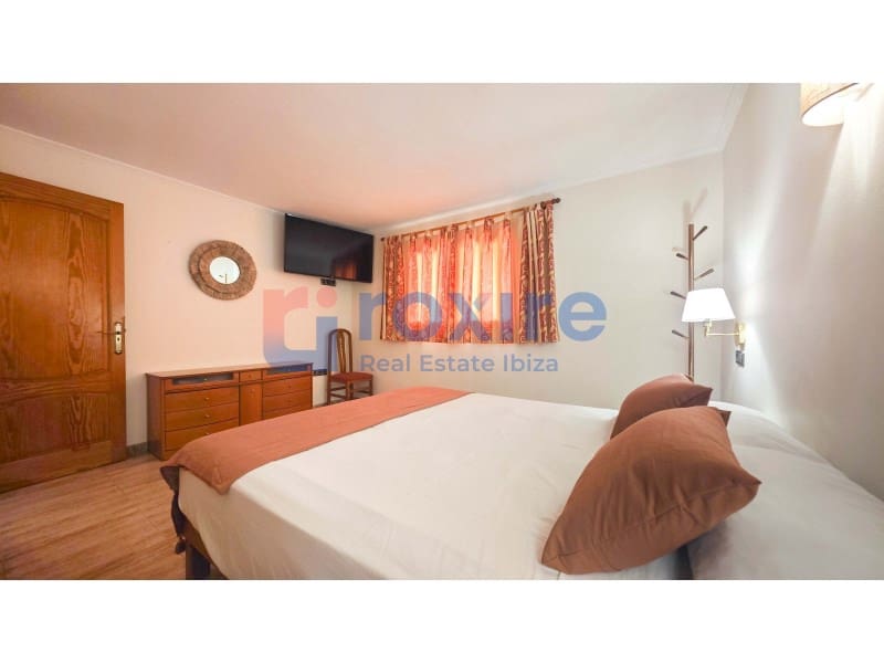 3 bedroom Villa for rent in Sant Antoni de Portmany with garage - € 5,500 (Ref: 9774355)