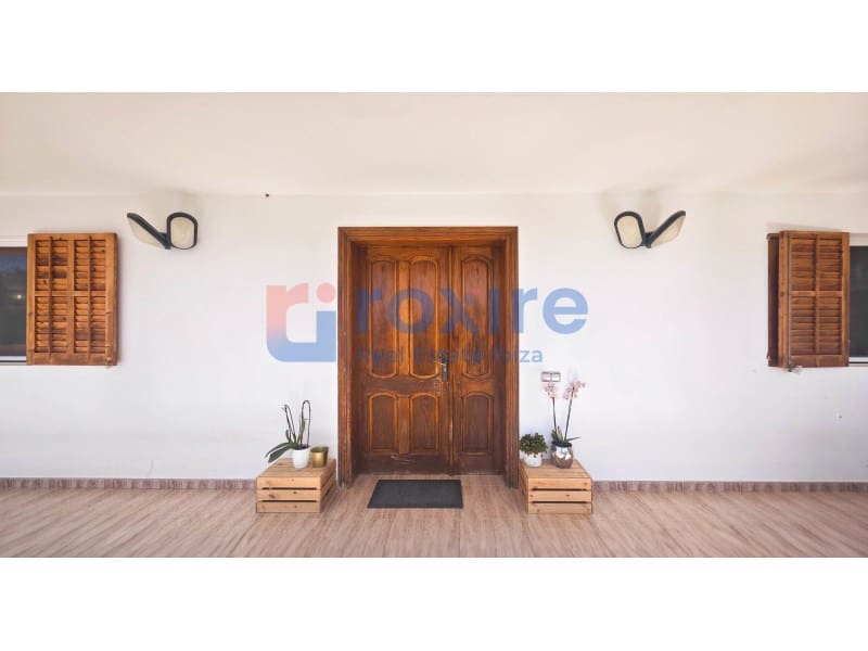 3 bedroom Villa for rent in Sant Antoni de Portmany with garage - € 5,500 (Ref: 9774355)