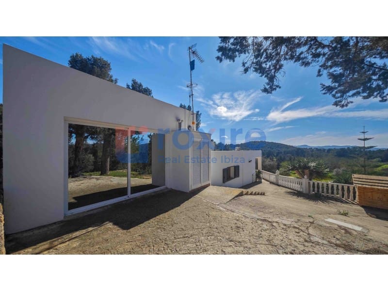 3 bedroom Villa for rent in Sant Antoni de Portmany with garage - € 5,500 (Ref: 9774355)