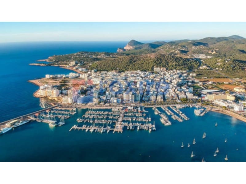 17 slaapkamer Hotel te koop in Sant Antoni de Portmany - € 4.200.000 (Ref: 9774356)