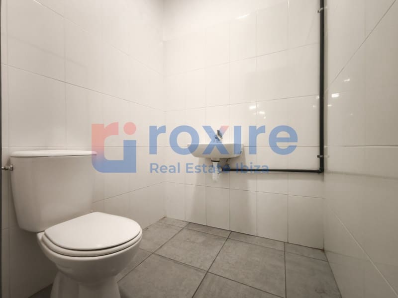 Commercial for rent in Sant Antoni de Portmany - € 2,000 (Ref: 9774358)