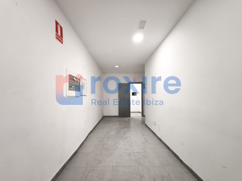 Commercial for rent in Sant Antoni de Portmany - € 2,000 (Ref: 9774358)