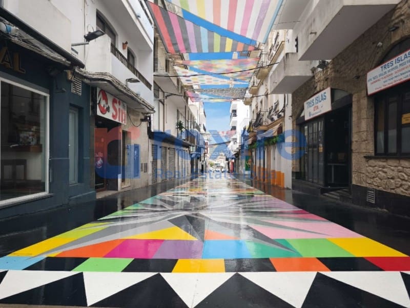 Commercial for rent in Sant Antoni de Portmany - € 1,800 (Ref: 9774359)