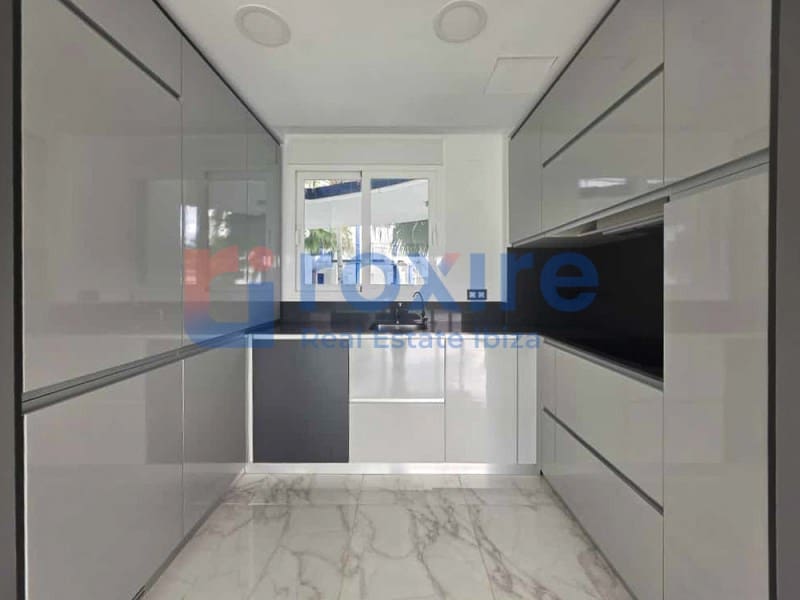 3 quarto Apartamento para venda em Cala d'en Bou com garagem - 685 000 € (Ref: 9774360)