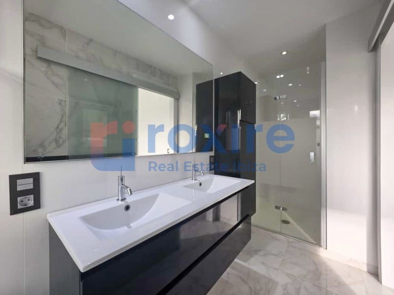 3 quarto Apartamento para venda em Cala d'en Bou com garagem - 685 000 € (Ref: 9774360)