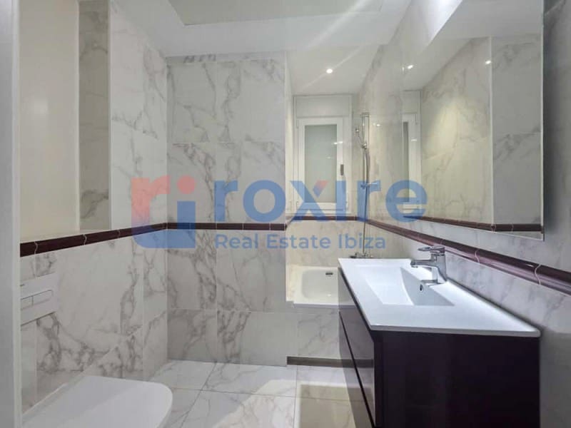 3 quarto Apartamento para venda em Cala d'en Bou com garagem - 685 000 € (Ref: 9774360)