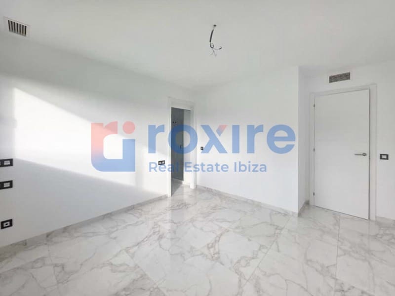 3 quarto Apartamento para venda em Cala d'en Bou com garagem - 685 000 € (Ref: 9774360)