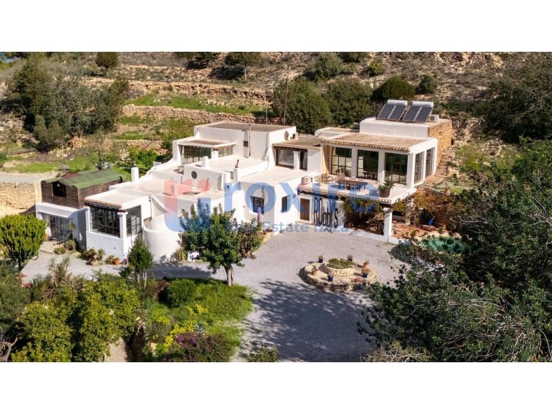 6 bedroom Finca/Country House for rent in San Jose / Sant Josep de Sa Talaia with pool - € 14,000 (Ref: 9774361)