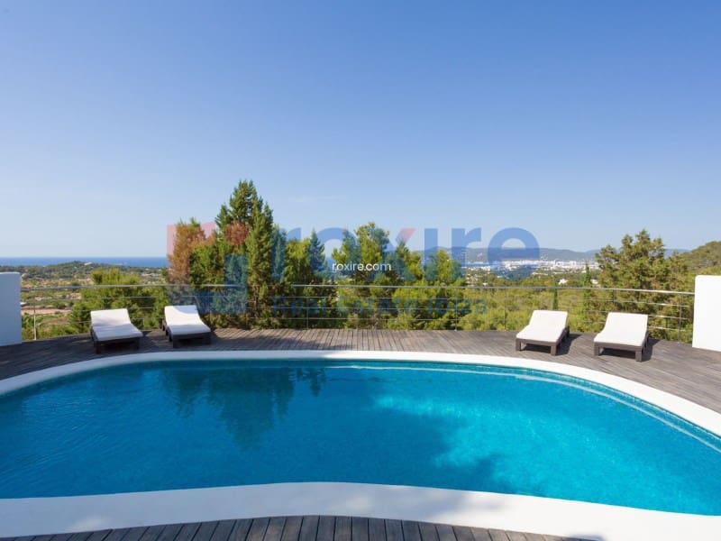 5 bedroom Villa for rent in Cala d'en Bou with pool garage - € 6,000 (Ref: 9774362)