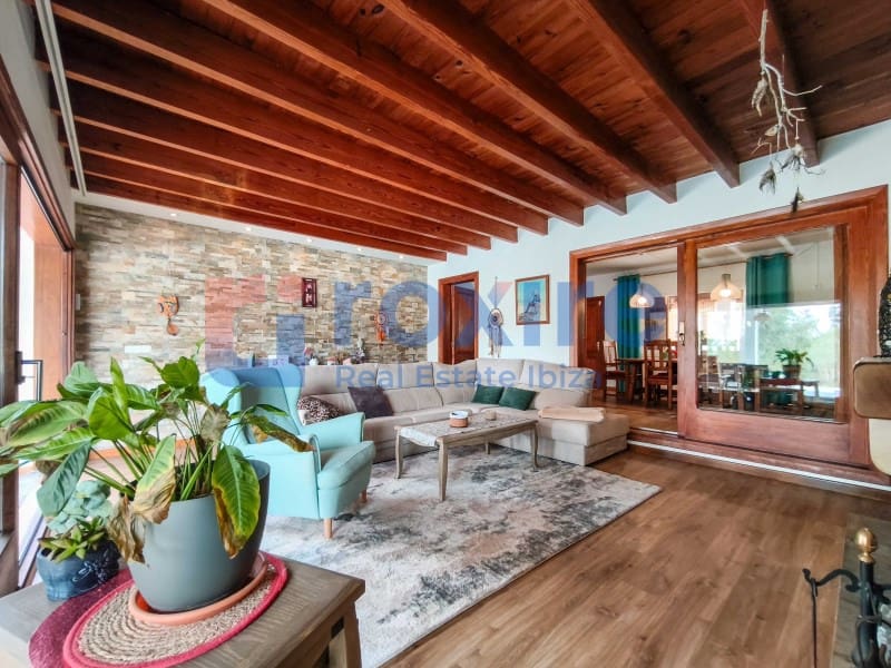 4 bedroom Villa for rent in Sant Antoni de Portmany with pool garage - € 7,000 (Ref: 9774363)