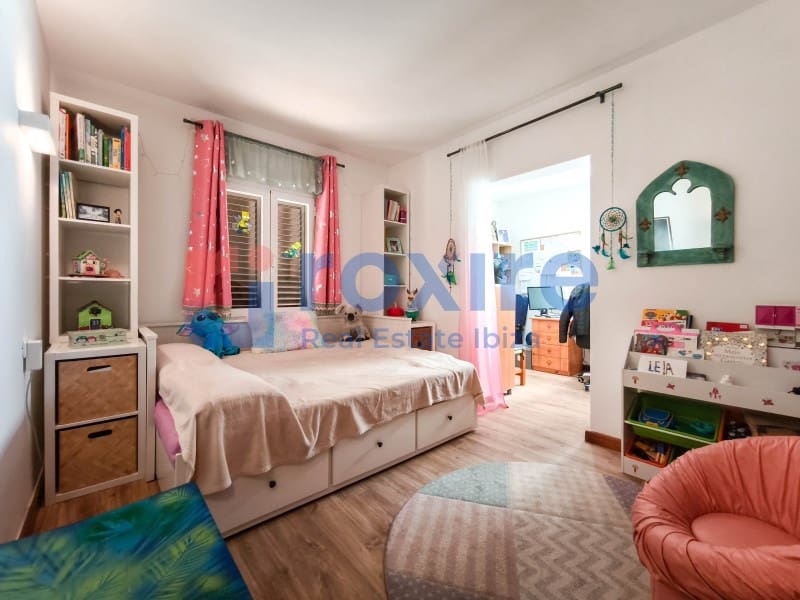 4 bedroom Villa for rent in Sant Antoni de Portmany with pool garage - € 7,000 (Ref: 9774363)