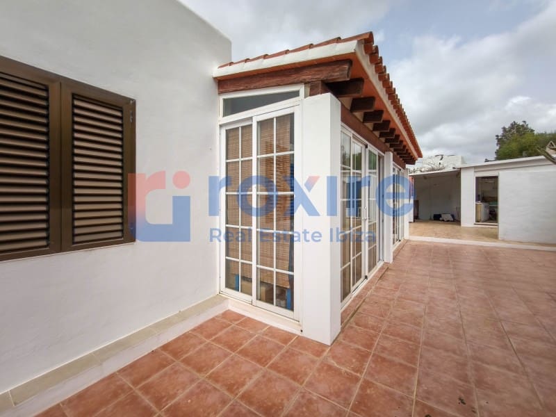 4 bedroom Villa for rent in Sant Antoni de Portmany with pool garage - € 7,000 (Ref: 9774363)