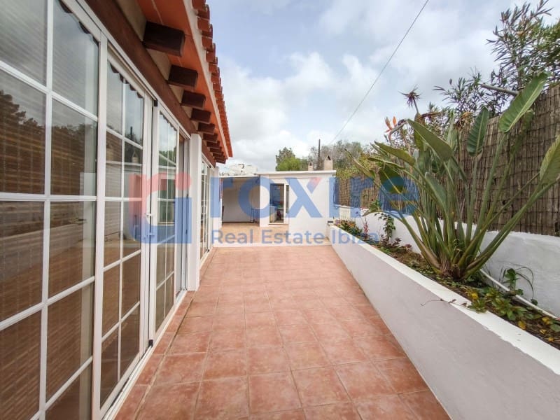 4 bedroom Villa for rent in Sant Antoni de Portmany with pool garage - € 7,000 (Ref: 9774363)