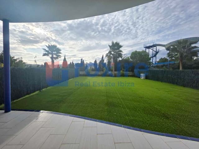 3 bedroom Beach Apartment for sale in Cala d'en Bou, San Jose / Sant Josep de Sa Talaia with garage - € 638,000 (Ref: 9774365)