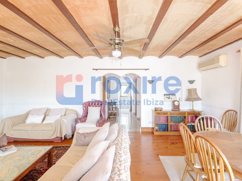 4 bedroom Commercial for sale in Cala d'en Bou with garage - € 1,559,000 (Ref: 9774398)
