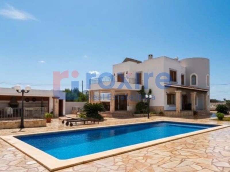 4 bedroom Villa for sale in Cala d'en Bou with pool garage - € 1,700,000 (Ref: 9774399)