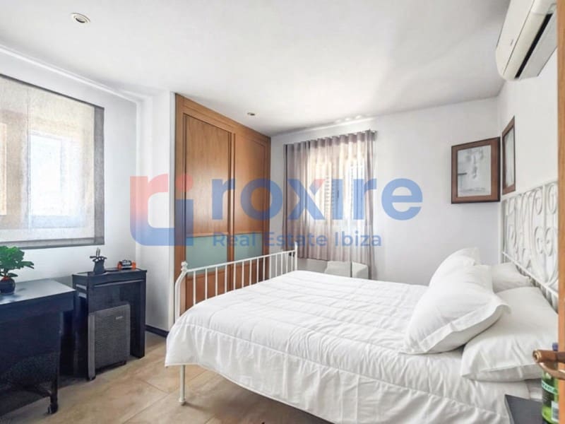 4 bedroom Villa for sale in Cala d'en Bou with pool garage - € 1,700,000 (Ref: 9774399)