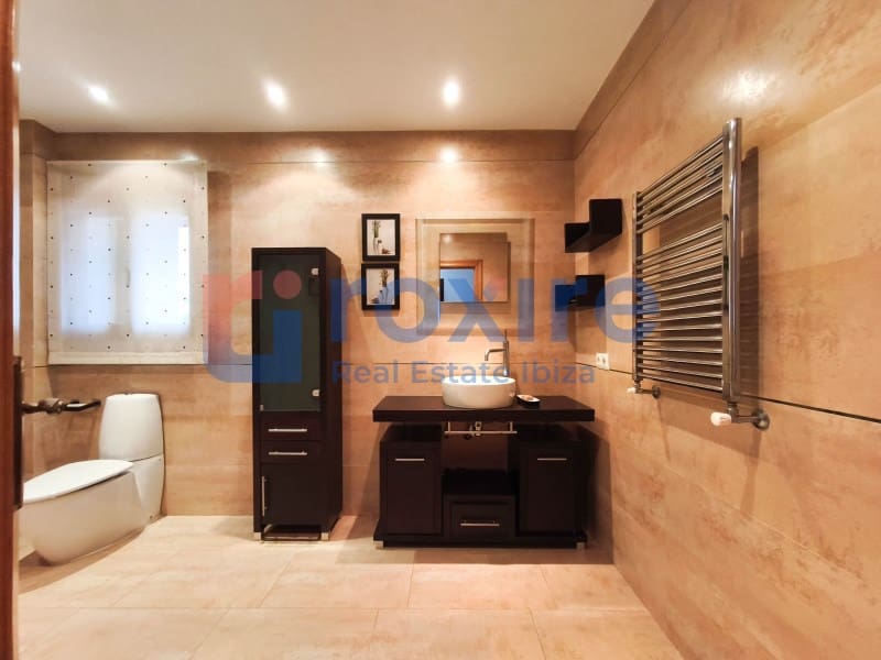 4 bedroom Villa for sale in Cala d'en Bou with pool garage - € 1,700,000 (Ref: 9774399)