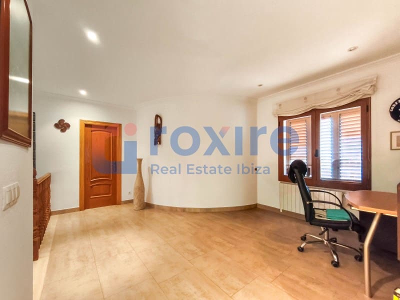 4 bedroom Villa for sale in Cala d'en Bou with pool garage - € 1,700,000 (Ref: 9774399)