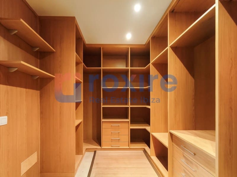 4 bedroom Villa for sale in Cala d'en Bou with pool garage - € 1,700,000 (Ref: 9774399)