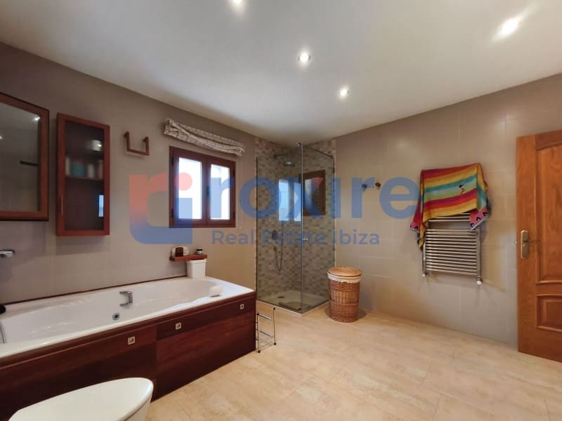 4 bedroom Villa for sale in Cala d'en Bou with pool garage - € 1,700,000 (Ref: 9774399)