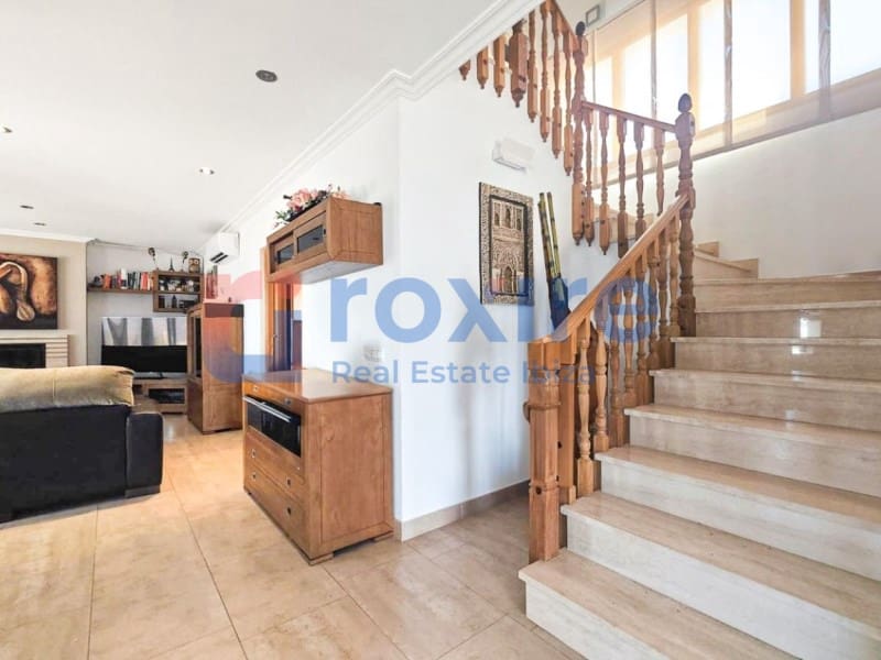 4 bedroom Villa for sale in Cala d'en Bou with pool garage - € 1,700,000 (Ref: 9774399)