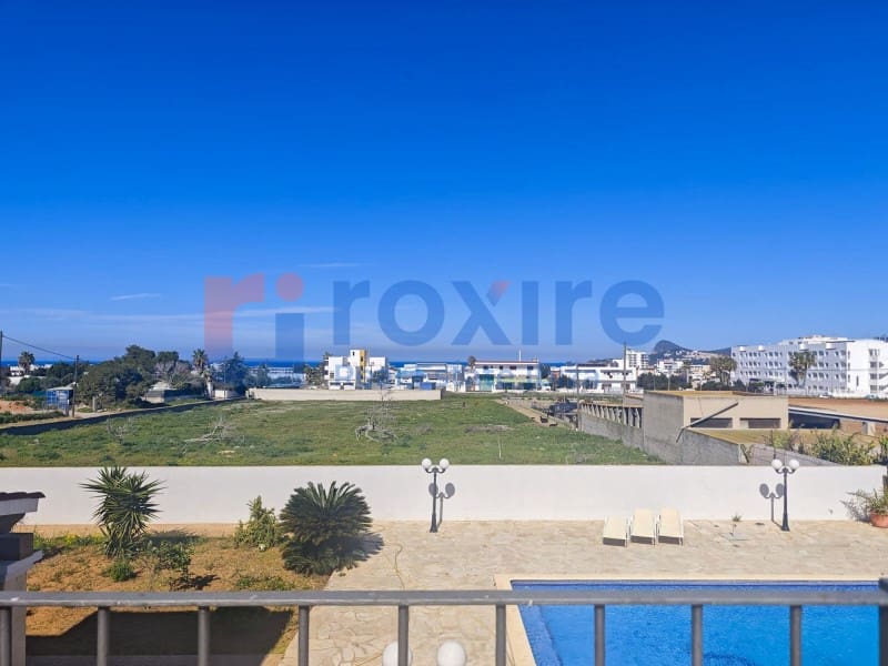 4 bedroom Villa for sale in Cala d'en Bou with pool garage - € 1,700,000 (Ref: 9774399)