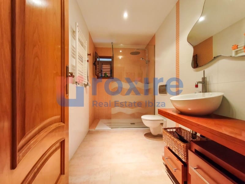 4 bedroom Villa for sale in Cala d'en Bou with pool garage - € 1,700,000 (Ref: 9774399)