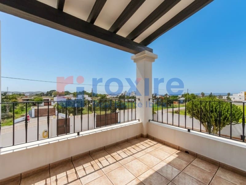 4 bedroom Villa for sale in Cala d'en Bou with pool garage - € 1,700,000 (Ref: 9774399)