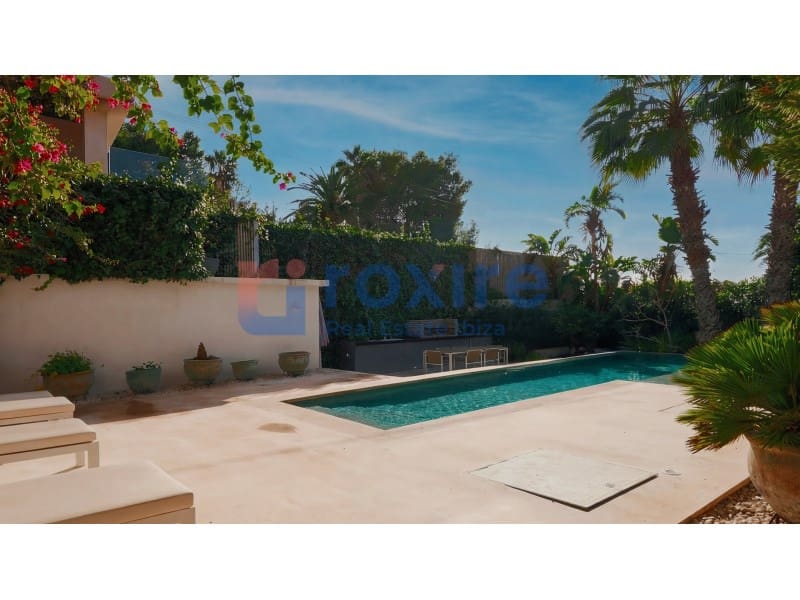 3 soveværelse Villa til salg i Santa Eulalia / Santa Eularia med swimmingpool - € 1.850.000 (Ref: 9778017)